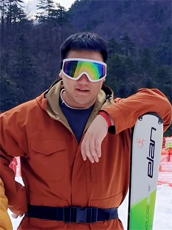 Yuchen Zhou 